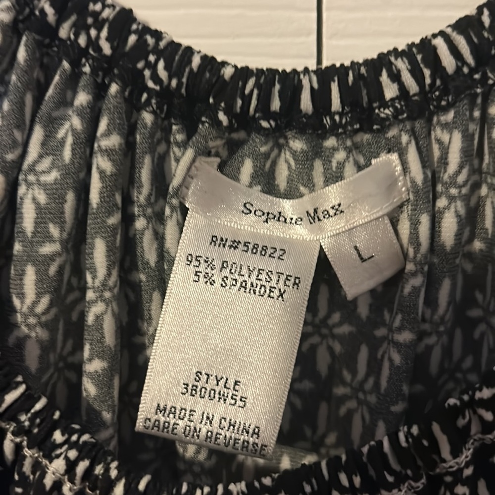 Black And White Geometric Pattern Cap Sleeve Dress - image 3